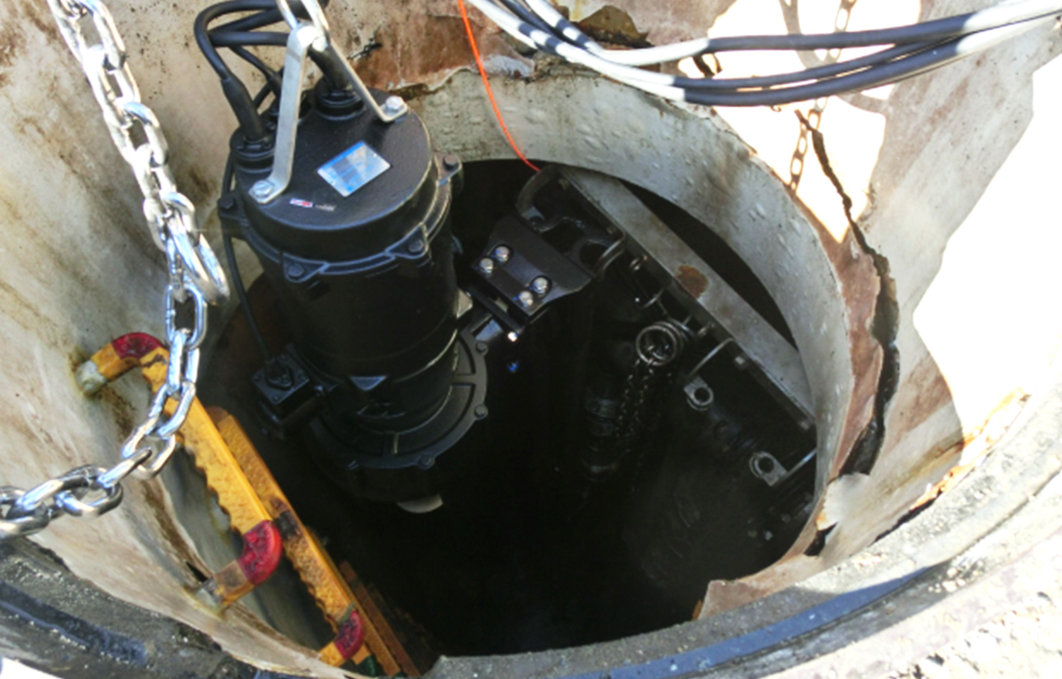 機械設備工事（マンホールポンプ更新）